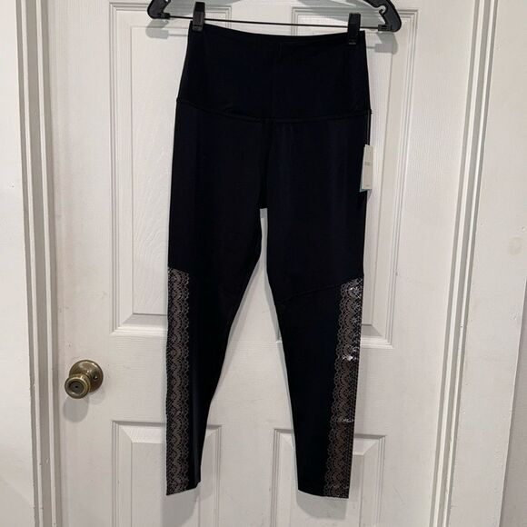 Beyond Yoga Down the Line Metallic High Rise Leggings Size Small - Picture 7 of 10
